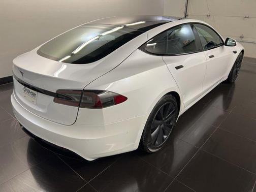 2022 Tesla Model S Base