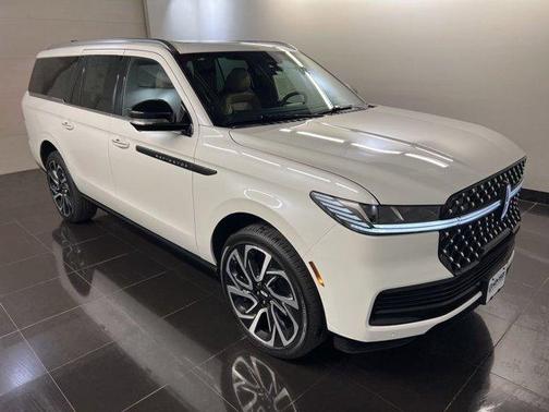 Star White 2026 Lincoln Navigator L Black Label