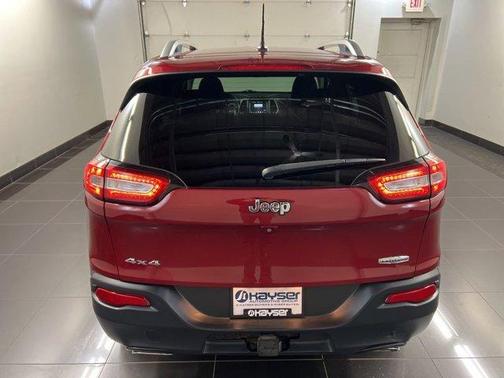 Deep Cherry Red Crystal Pearlcoat 2015 Jeep Cherokee Latitude