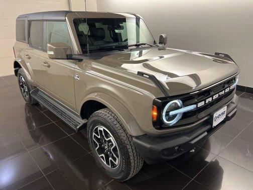 Gray 2025 Ford Bronco Outer Banks
