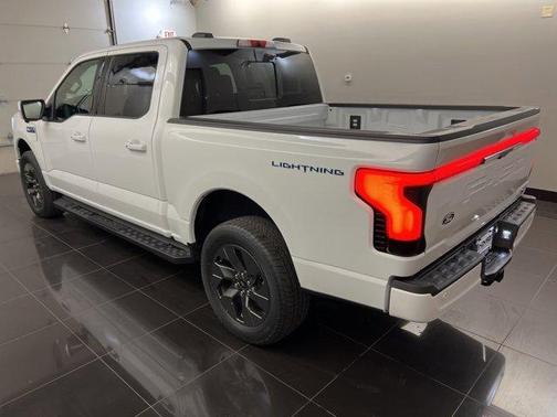 2025 Ford F-150 Lightning LARIAT
