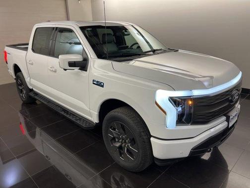 2025 Ford F-150 Lightning LARIAT