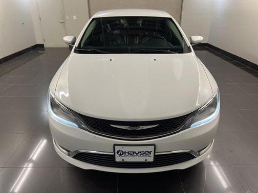2017 Chrysler 200 Limited