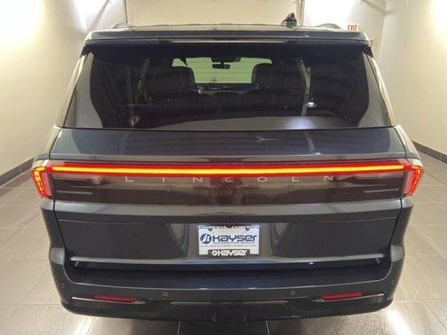 Flight Blue 2026 Lincoln Navigator Reserve