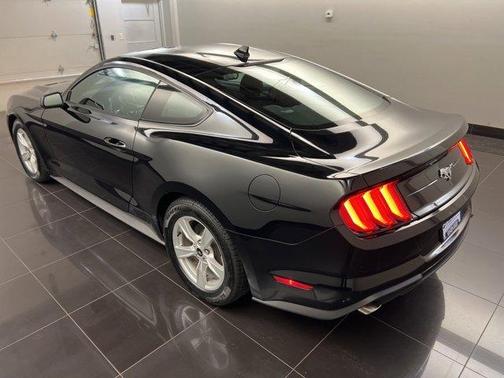 2022 Ford Mustang EcoBoost