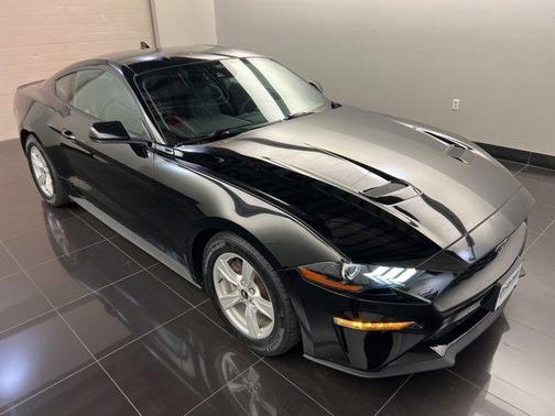 2022 Ford Mustang EcoBoost