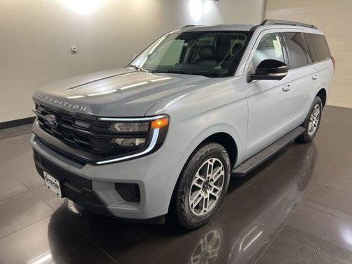 Glacier Gray Metallic 2026 Ford Expedition Active