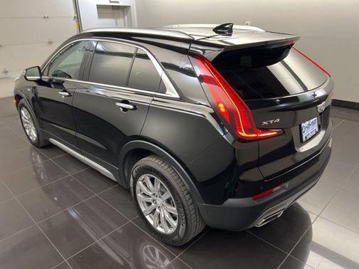 2022 Cadillac XT4 Premium Luxury