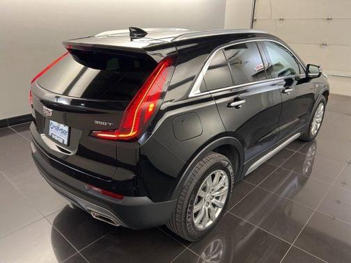 2022 Cadillac XT4 Premium Luxury