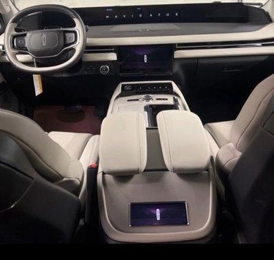 Star White 2026 Lincoln Navigator L Premiere