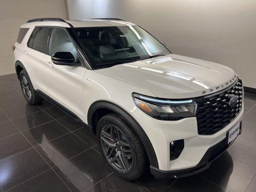 Star White 2026 Ford Explorer ST-Line