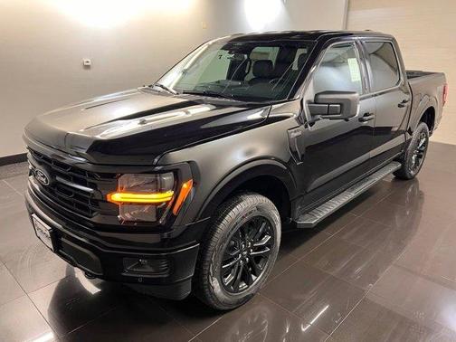Agate Black Metallic 2026 Ford F-150 XLT