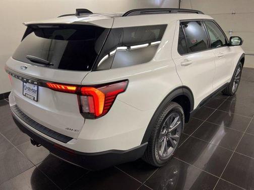 Star White 2026 Ford Explorer Active