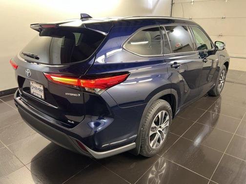 2021 Toyota Highlander Hybrid XLE