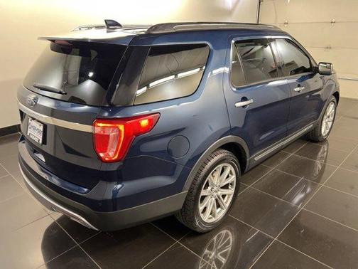 Blue 2017 Ford Explorer Limited