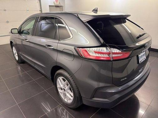 Gray Metallic 2023 Ford Edge SEL