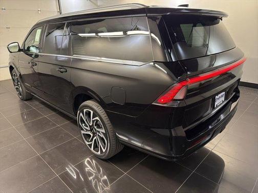 Infinite Black Metallic 2026 Lincoln Navigator L Black Label