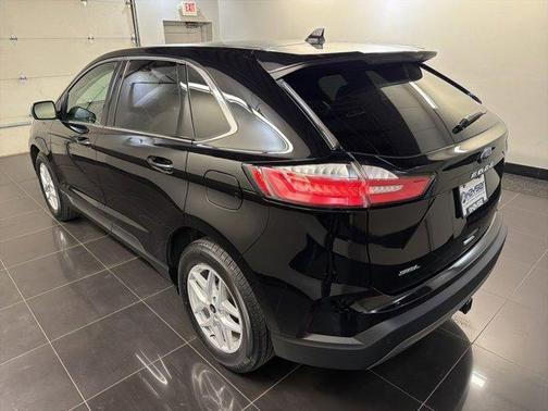 Black Metallic 2024 Ford Edge SEL
