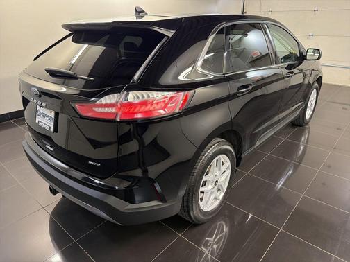 Black Metallic 2024 Ford Edge SEL