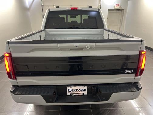 Avalanche 2026 Ford F-150 Platinum