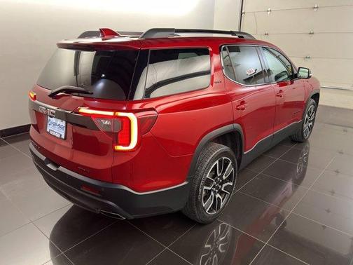 2021 GMC Acadia SLT