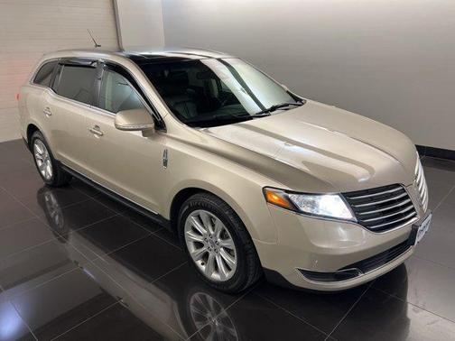2017 Lincoln MKT Elite