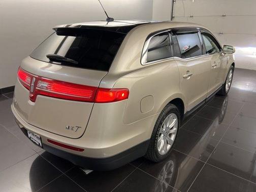 2017 Lincoln MKT Elite