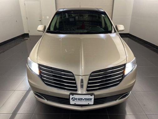 2017 Lincoln MKT Elite