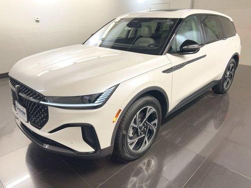 White Platinum Clearcoat Metallic 2026 Lincoln Nautilus Premiere