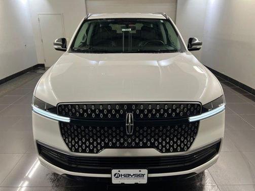 Star White 2026 Lincoln Navigator Premiere