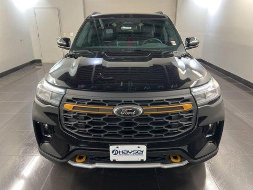 Agate Black Metallic 2026 Ford Explorer Tremor