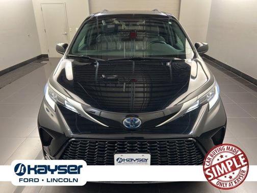 2022 Toyota Sienna XSE 7 Passenger