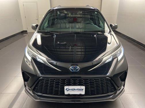 2022 Toyota Sienna XSE 7 Passenger