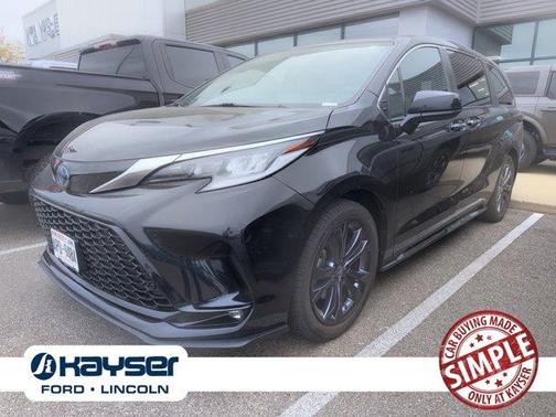 2022 Toyota Sienna XSE 7 Passenger