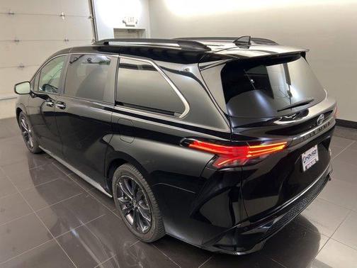 2022 Toyota Sienna XSE 7 Passenger