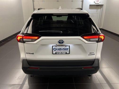 2019 Toyota RAV4 Hybrid XLE