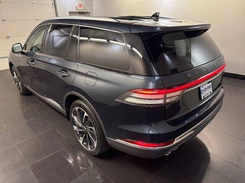 Blue Metallic 2022 Lincoln Aviator Reserve AWD