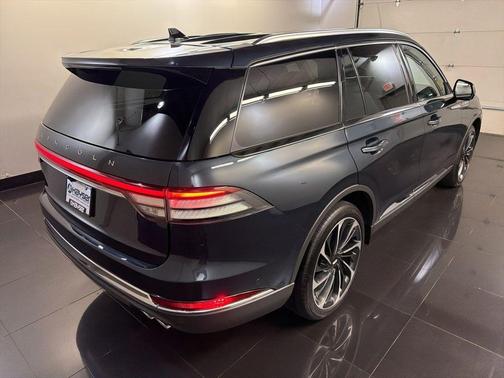 Blue Metallic 2022 Lincoln Aviator Reserve AWD