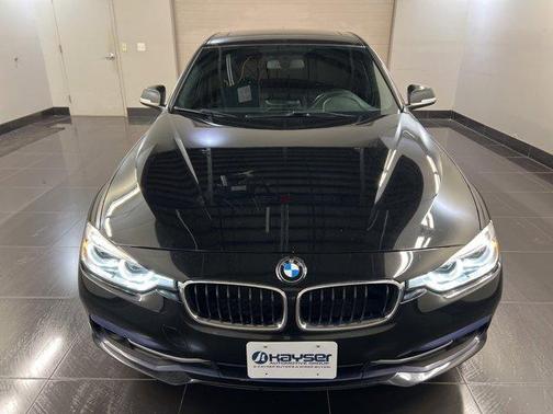 2018 BMW 330 i xDrive