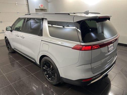 2024 Kia Carnival SX