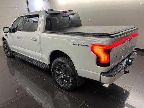 2024 Ford F-150 Lightning LARIAT