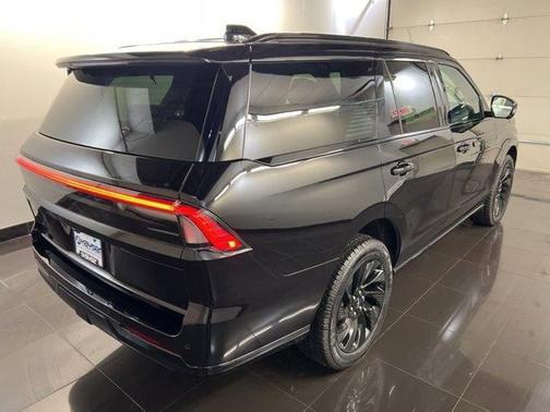 Infinite Black Metallic 2026 Lincoln Navigator Reserve