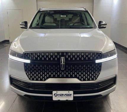 Crystal White Metallic 2026 Lincoln Navigator Premiere