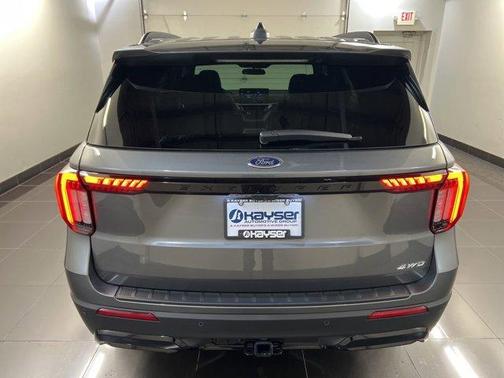 Carbonized Gray Metallic 2026 Ford Explorer ST-Line