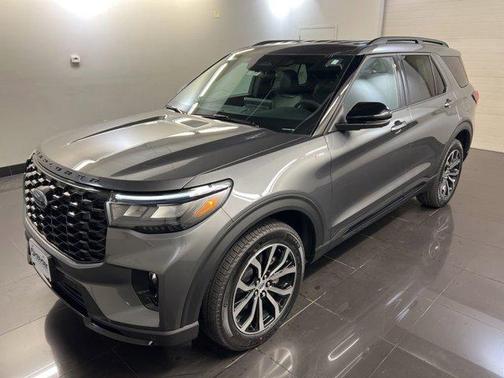 Carbonized Gray Metallic 2026 Ford Explorer ST-Line