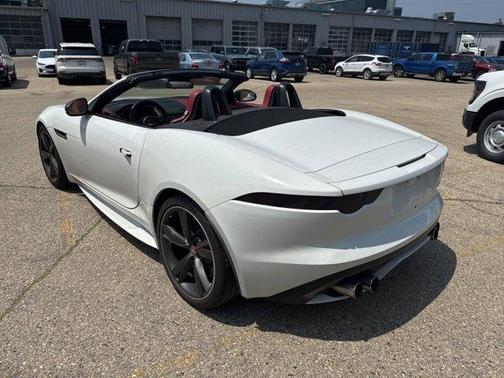 2016 Jaguar F-TYPE R