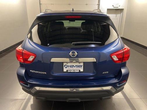 2017 Nissan Pathfinder S