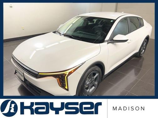 Snow White Pearl 2025 Kia K4