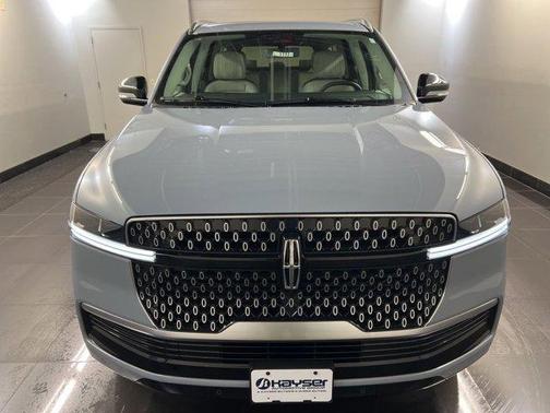 Gray Mist Metallic 2026 Lincoln Navigator L Reserve