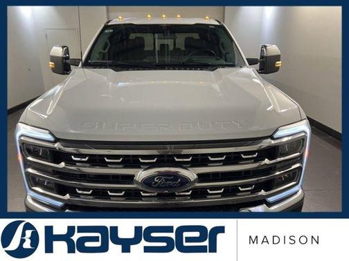 Oxford White 2023 Ford F-350 Lariat Super Duty